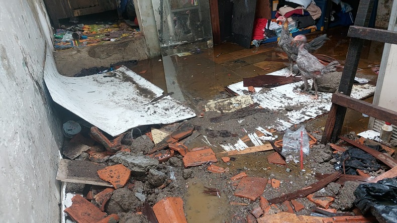 5 Rumah di Kalideres Rusak Berat Diterjang Hujan dan Angin Kencang