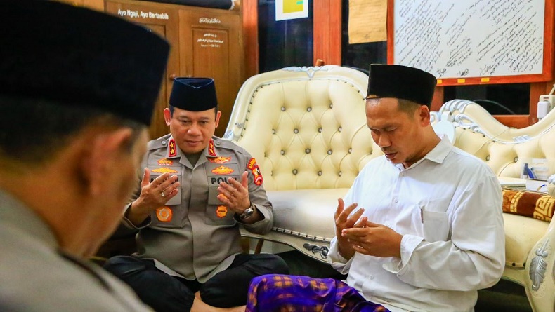 Gus Baha Doakan Pemilu 2024 Aman dan Damai saat Dikunjungi Kaops NCS Polri