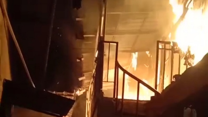 Kebakaran Hebat Rumah di Sukabumi, Bangunan Lantai 2 Ambruk