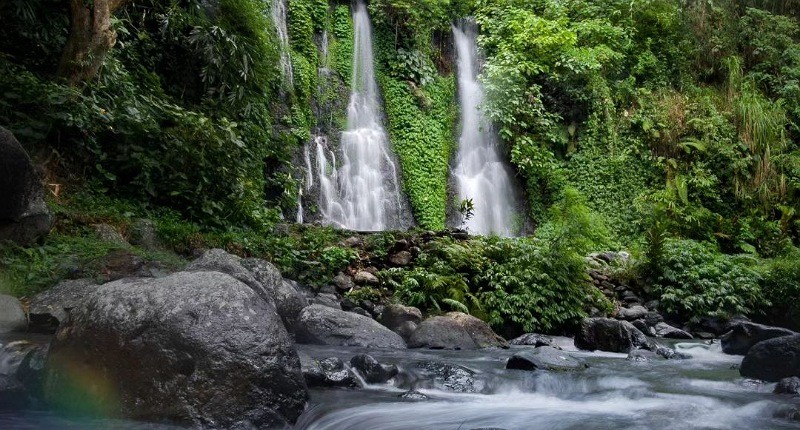 Kampung Unik di Banyuwangi Punya Pemandangan Cantik Air Terjun Kembar 3 Bikin Takjub