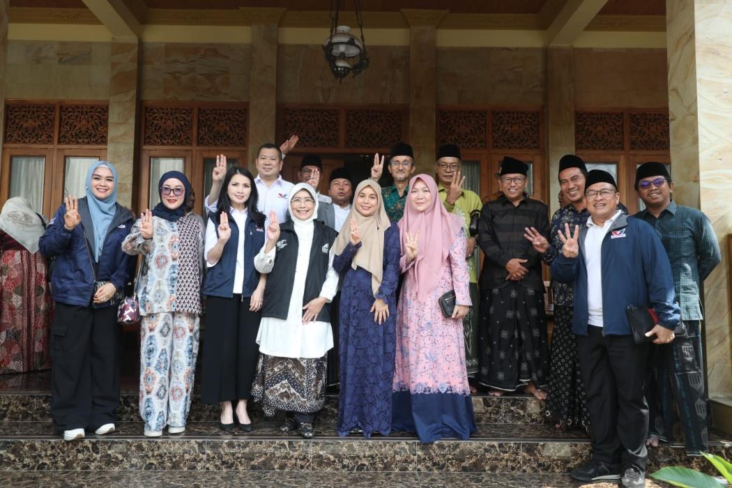 Siti Atikoh Tekankan Pentingnya Kesehatan dalam Seminar Nasional Kesehatan Remaja Putri