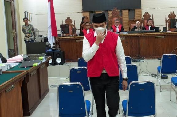 Hakim Kembali Tunda Sidang Vonis Mantan Kasat Narkoba Lampung Selatan