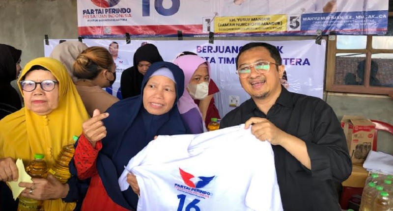 Caleg Perindo Yusuf Mansur Sosialisasi Pencoblosan di Bambu Apus dan Gelar Bazar Minyak Murah Rp5.000