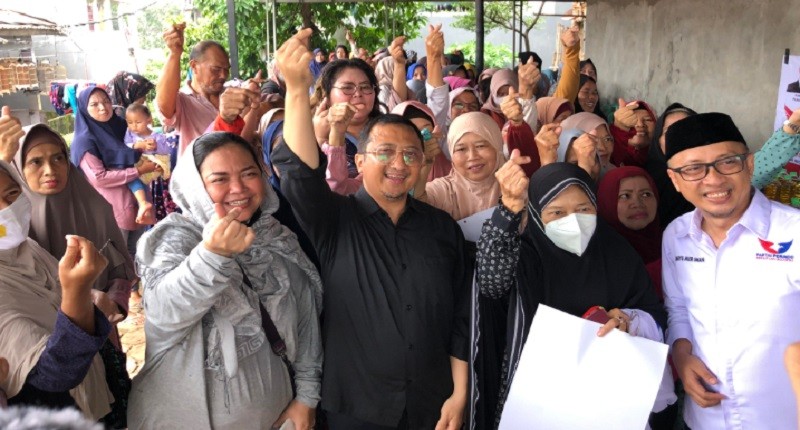 Warga Mengeluh Sembako Mahal, Caleg Perindo Yusuf Mansur Gelar Bazar Minyak Murah