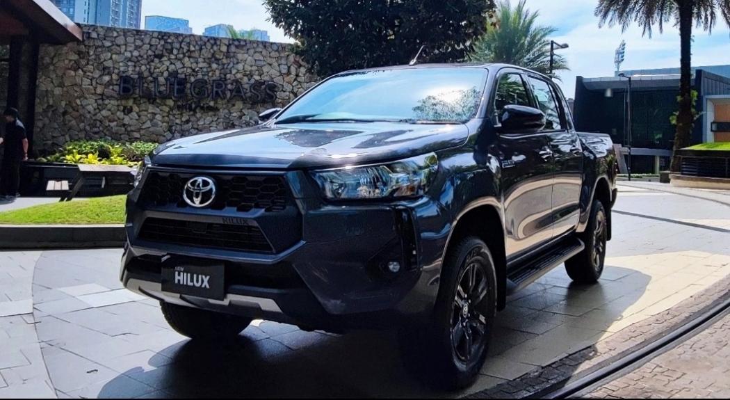 Toyota Hilux Double Cabin Terbaru Mengaspal Perdana di Indonesia, Intip Ubahannya