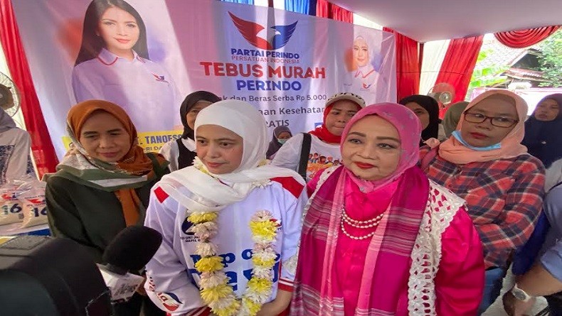 Caleg Perindo Devi Herlina Gelar Bazar Sembako Murah untuk Jawab Keluhan Warga