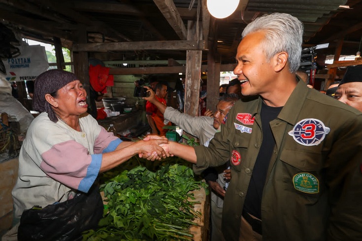 Sering Blusukan ke Pasar, Ganjar Bakal Bawa Aspirasi Masyarakat di Debat Capres