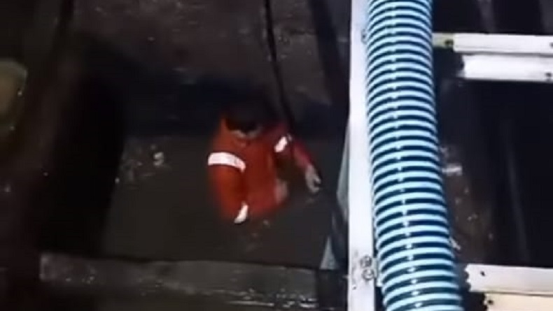 Motor Nyemplung ke Septic Tank di Depok, Damkar: Belum Pernah Terjadi Sebelumnya