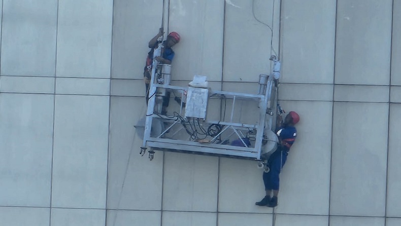Tali Gondola Putus, 2 Pekerja Tersangkut di Lantai 6 UNJ