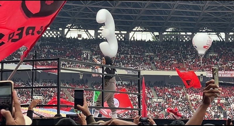 Kotak Meriahkan Konser Salam Metal, Penonton Kompak Bersorak