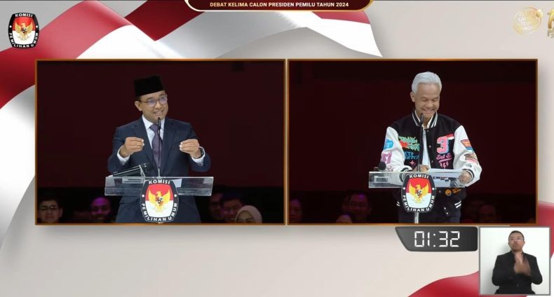 Momen Ganjar Tersenyum Mendengar Jawaban Anies soal Pembagian Bansos