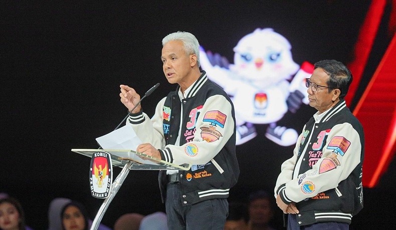 Ganjar Pranowo Ingatkan Masyarakat: Lawan Politik Dinasti!