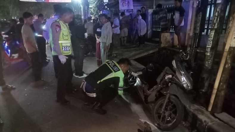2 Motor Kecelakaan di Jalan Transyogi Bogor, 1 Orang Tewas