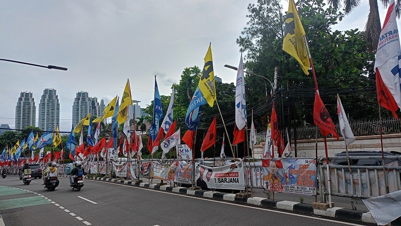 Jelang Masa Tenang, Alat Peraga Kampanye di Jakpus Ditertibkan Minggu Ini