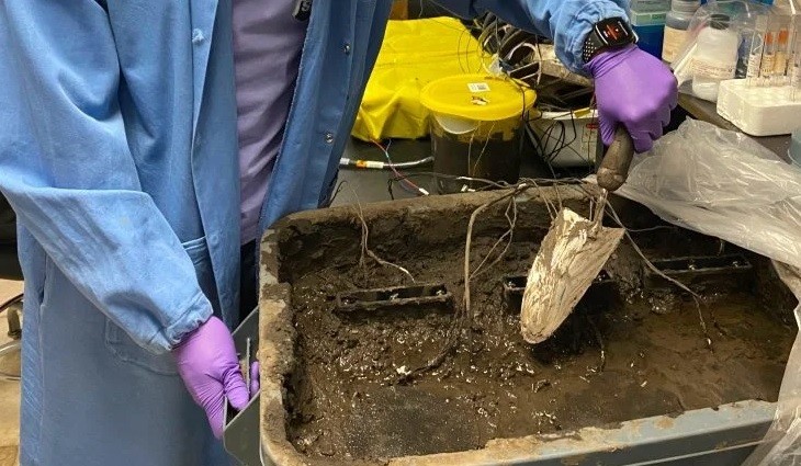 Ribut Soal Nikel dan LFP, Sekelompok Ilmuwan Justru Temukan Baterai dari Bahan Tanah