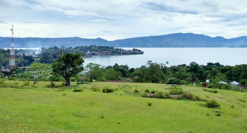 Mengenal Bukit Beta di Samosir Punya Pemandangan Cantik Suasananya seperti Desa di Luar Negeri 