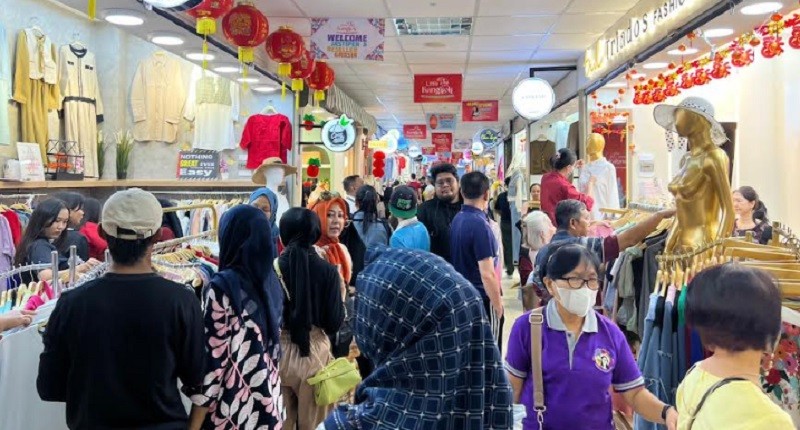 Viral, Pusat Grosir Tanah Abang Mendadak Mirip Bangkok, Bisa Belanja sambil Wisata!
