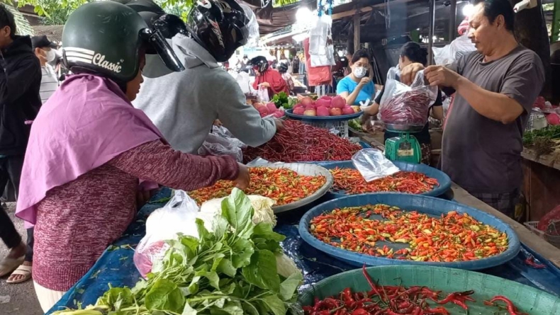 Harga Komoditas di Pasar Mentok Stabil Jelang Imlek, Minat Pembeli Menurun