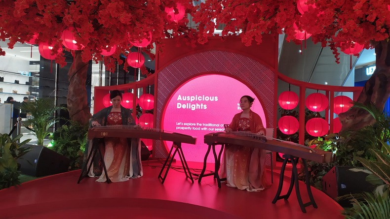 Sambut Imlek, Senayan City Hadirkan Instalasi Taman Dihiasi 12 Lampion, Barongsai hingga Fortune Teller