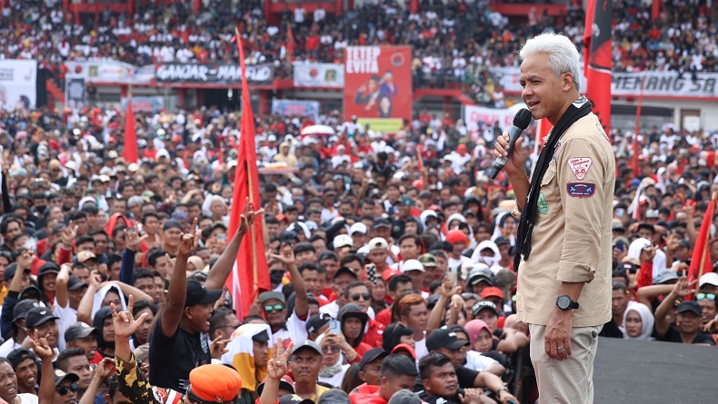 Momen Ganjar Persingkat Orasi Politik Respons Banjir di Grobogan: di Atas Politik Ada Kemanusiaan