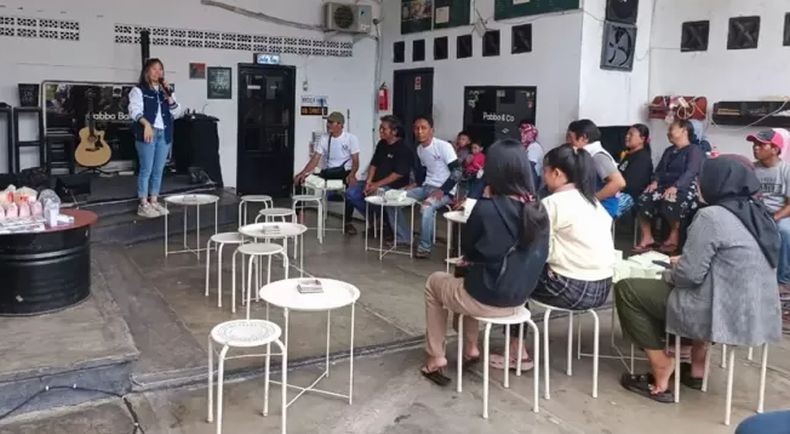 Caleg Perindo Valencia Tanoesoedibjo dan Ani Kusumadewi Donasikan 100 APAR ke Warga Koja Jakut