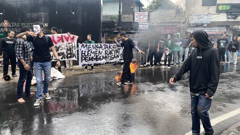 Alumni Unas Aksi Damai Selamatkan Demokrasi dan Tolak Politik Dinasti