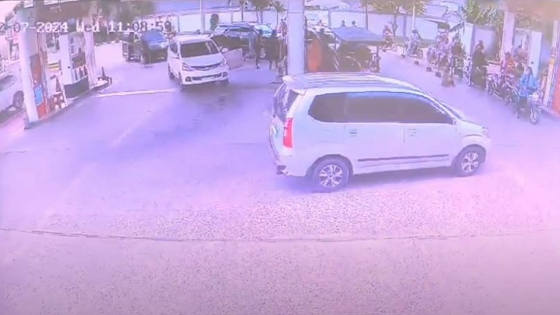 Terekam CCTV, Pasutri di Bogor Sempat Ditodong Jadi Korban Salah Tangkap Oknum Polisi