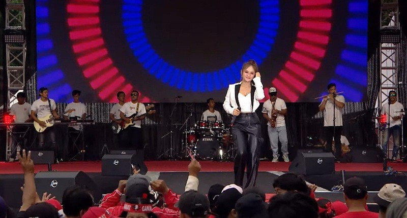 Penyanyi Mala Agatha Tampil Memukau di Hajatan Rakyat Solo, Penonton Kompak Nyanyi 