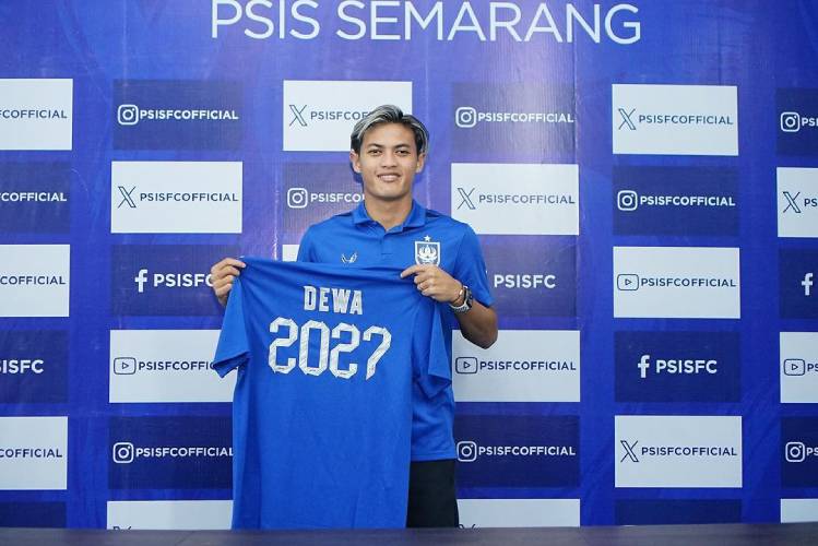 PSIS Ikat Alfeandra Dewangga dengan Kontrak Jangka Panjang