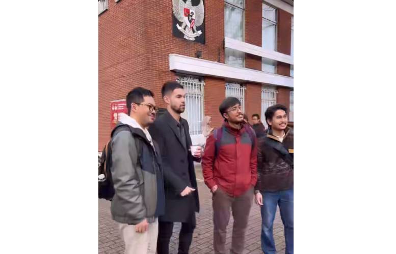 Gunakan Hak Pilih, Sandy Walsh Antusias Nyoblos di KBRI Brussels