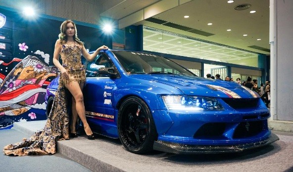 Dicat Manual Pakai Canting Batik, EVO IX Saber Karya Modifikator Indonesia Goyang Jepang