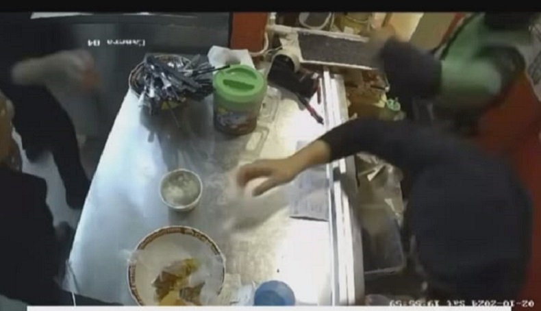 Viral Driver Ojol Tega Pukul Karyawati gegara Minta Orderan Didahulukan