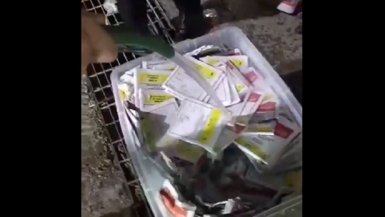 Viral Sisa Surat Suara di Arab Saudi Direndam Air, Ketua KPU: Harusnya Dicoret