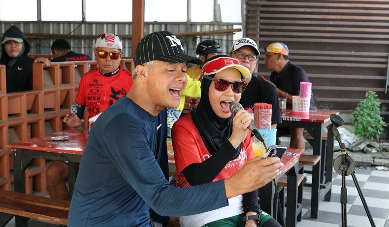 Romantis, Ganjar dan Atikoh Duet Bersama Nyanyikan Lagu Dream Theater 