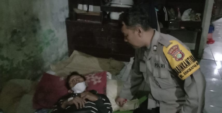 Kakek di Depok Babak Belur Usai Tegur Pembuang Sampah Sembarangan ke Kali