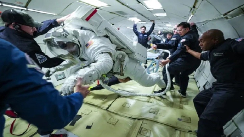 Pakaian Antariksa Baru Lolos Uji NASA, Desain Lebih Ringan 