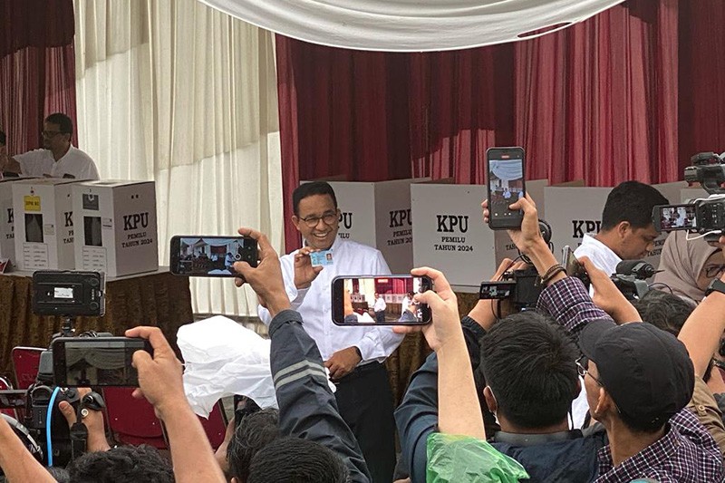 Alasan Anies Baswedan Mencoblos di TPS Pakai Kemeja Warna Putih