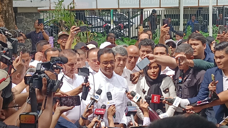 Anies-Cak Imin ke Markas Pemenangan Timnas AMIN di Menteng usai Nyoblos