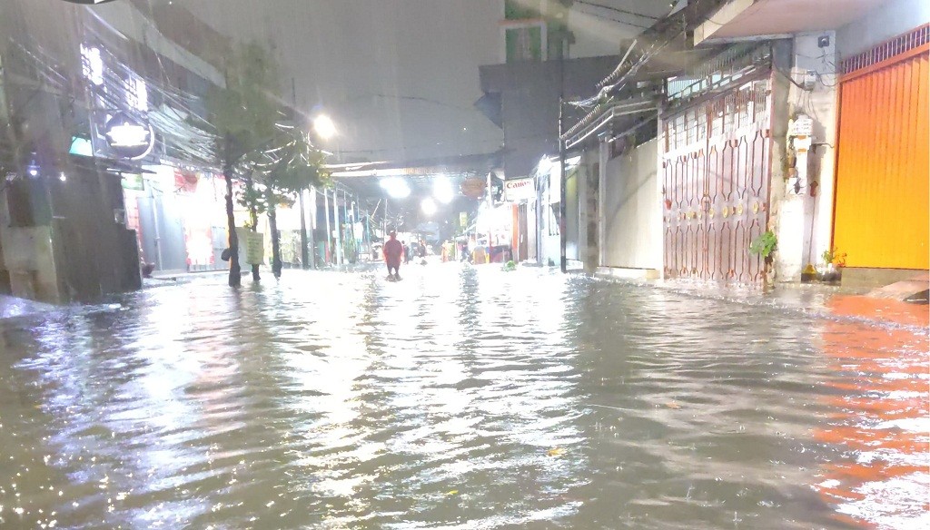 Banjir 1 Meter Landa Grogol Petamburan Jakarta Barat, Bagaimana Cara Warga ke TPS?