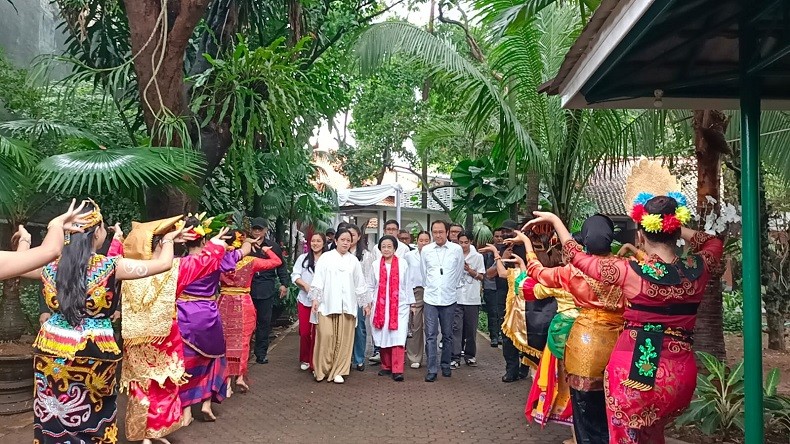 Megawati bersama Puan Nyoblos di TPS 053 Kebagusan Jaksel