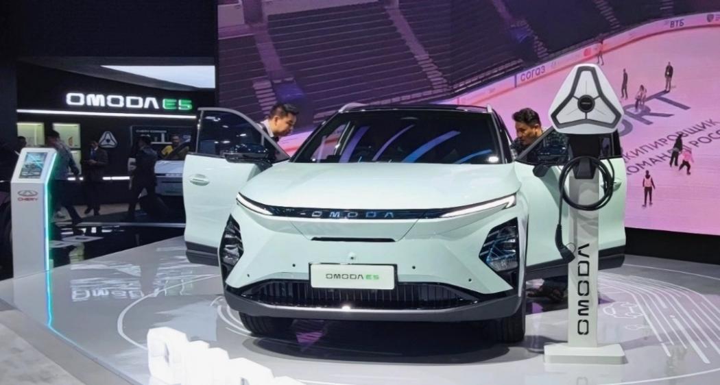 Chery Omoda E5 Melantai di IIMS 2024, Baterai Mobil Bisa Diubah Jadi Sumber Energi Portabel
