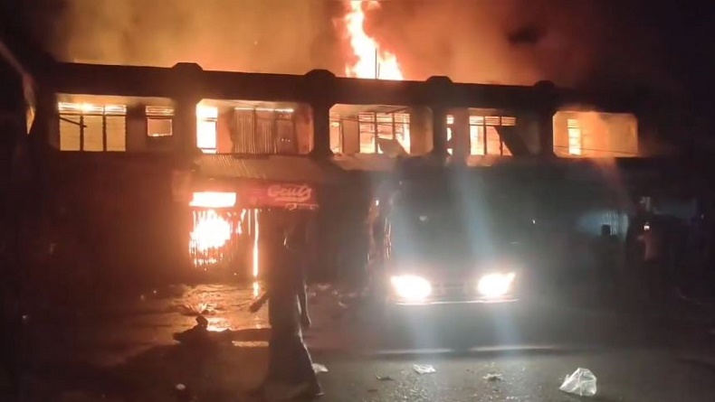 Kebakaran Hebat 7 Ruko di Bireuen Aceh, 1 Orang Tewas Terjebak Kobaran Api
