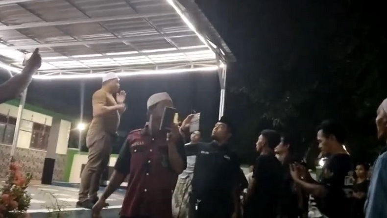 Ustaz Cabul di Probolinggo Diamuk Massa, Setubuhi Santriwati hingga Hamil 3 Bulan