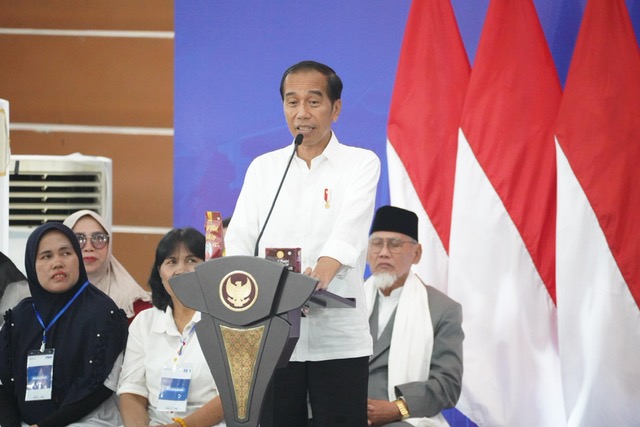 Nasabah PNM Mekaar Disiplin Bayar Angsuran, Presiden Jokowi Beri Pujian 