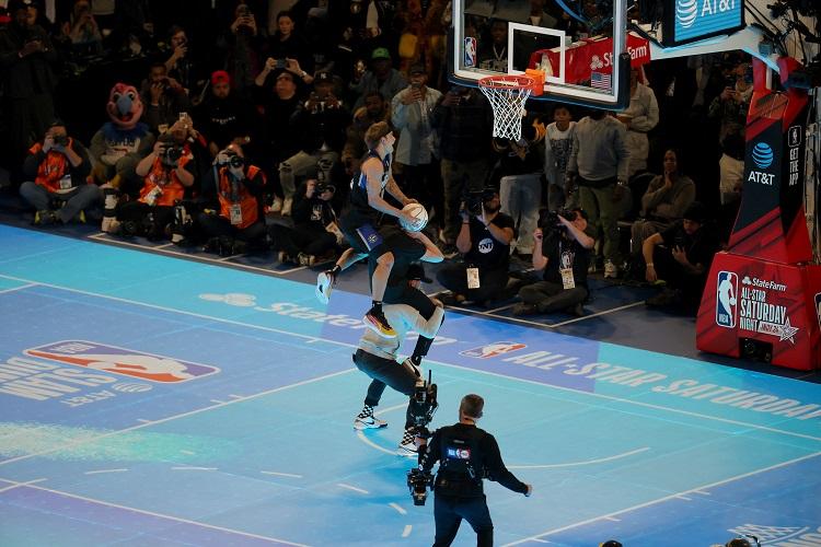 Hasil Kontes NBA All-Stars 2024: McClung Juara Slam Dunk Lagi, Lillard Jawara 3-Point