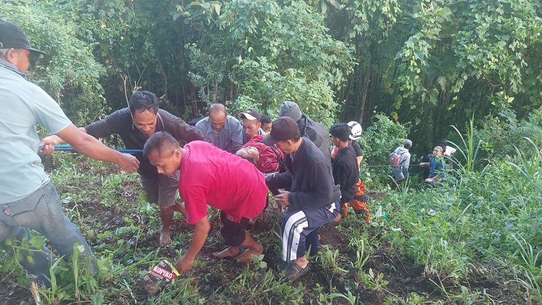 Kecelakaan Pikap Rombongan Pengajian Gus Iqdam Terjun ke Jurang di Malang, 7 Orang Luka 
