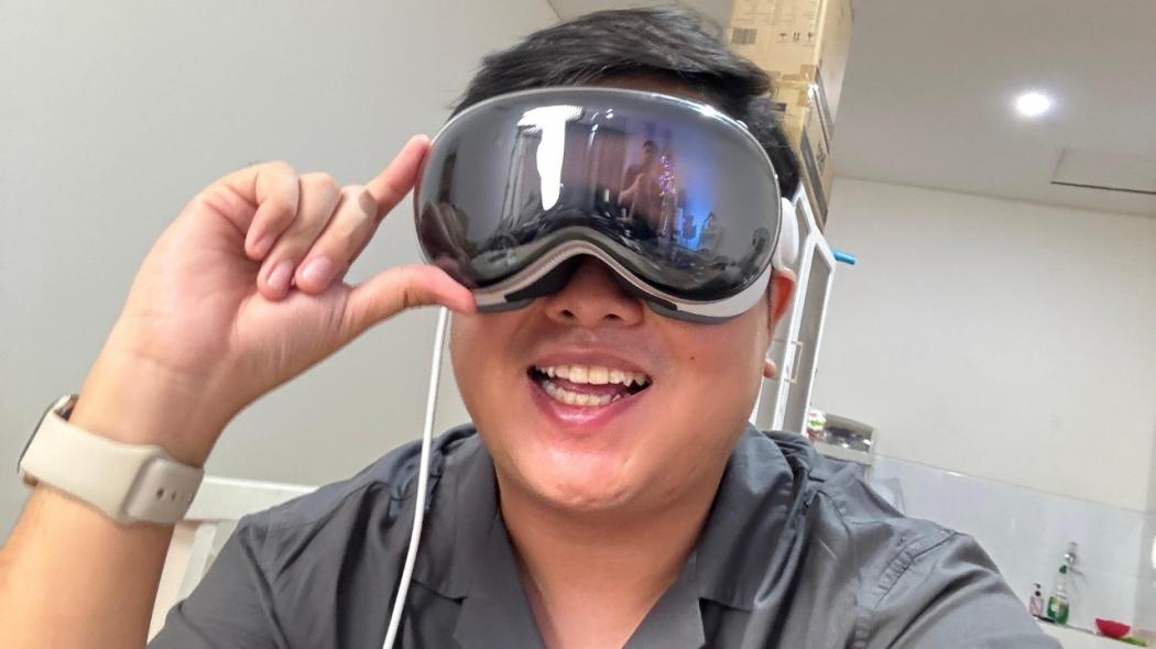 Bertus Ungkap Kelebihan dan Kekurangan Apple Vision Pro dalam Review Terbarunya