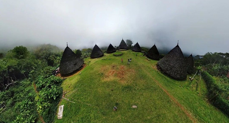 5 Desa Paling Indah di Indonesia, Ada yang Suasananya seperti Negeri di Atas Awan