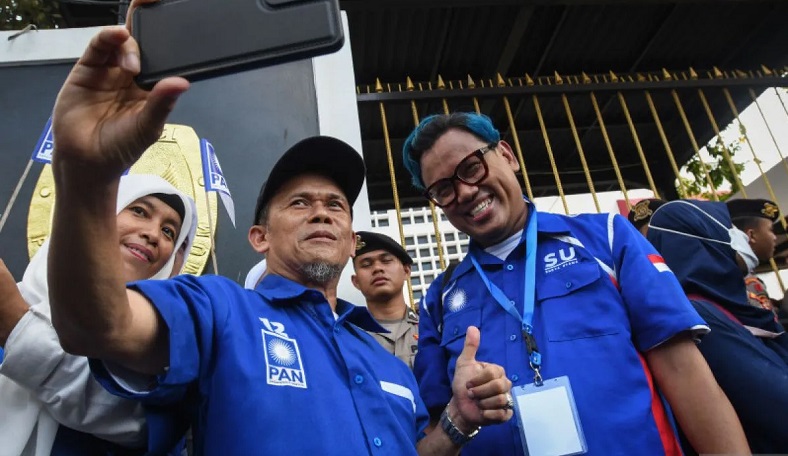 Migrant Care Laporkan Uya Kuya ke Bawaslu terkait Kampanye saat Pencoblosan di Luar Negeri