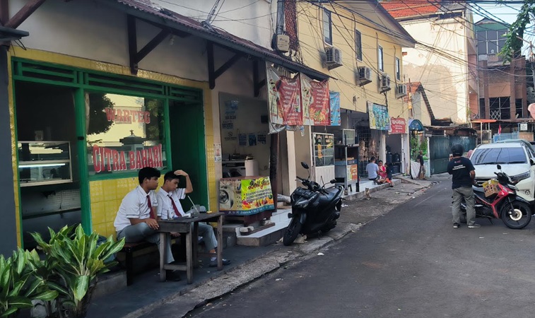 Pedagang Warteg Menjerit, Harga Beras Sentuh Rp700.000 per Karung 